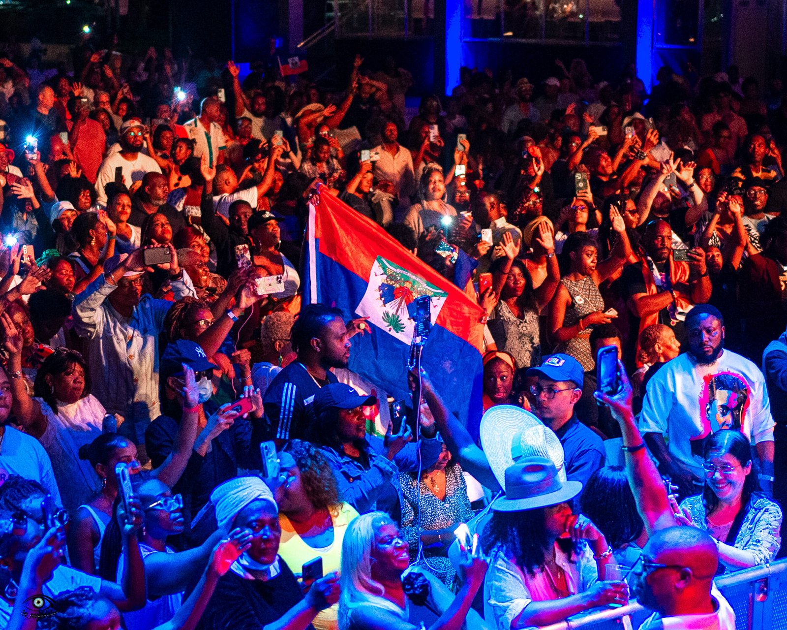 Ayiti Se filled seats at night